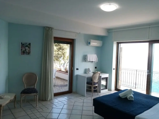 Standard Double room with balcony and with sea view