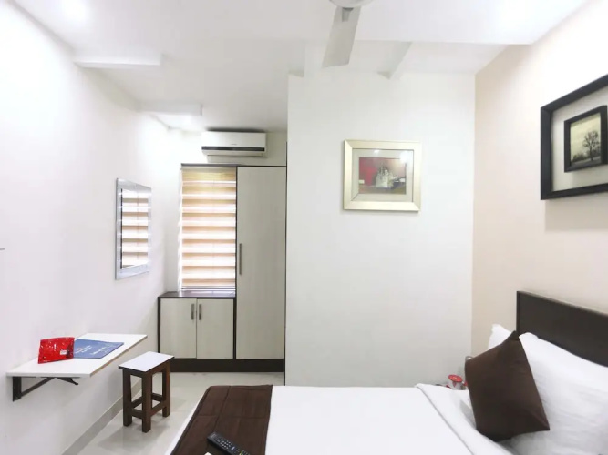 OYO 9258 RD Towers