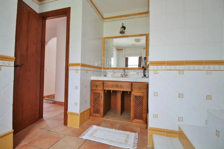 1055 Villa Cerrillo
