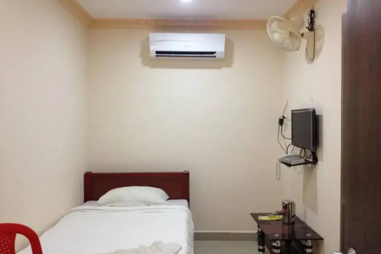 M J Guest House