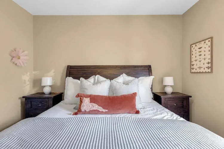 Panoramic Sunset Escape Waterfront Condo for 7!