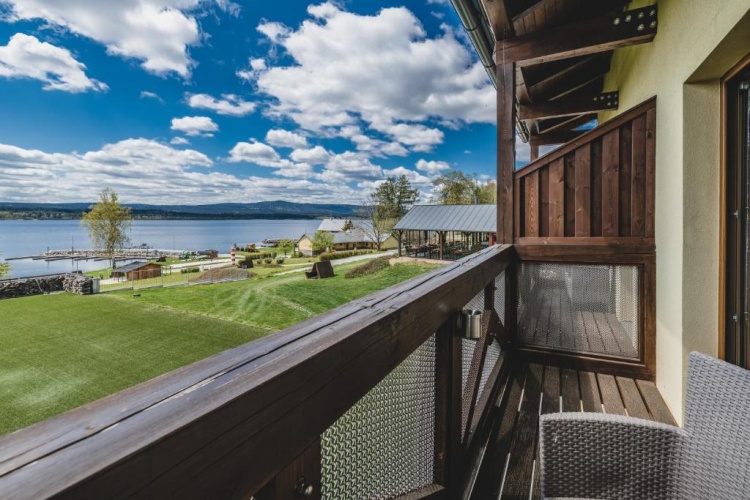 Standard Double room with balcony and with lake view