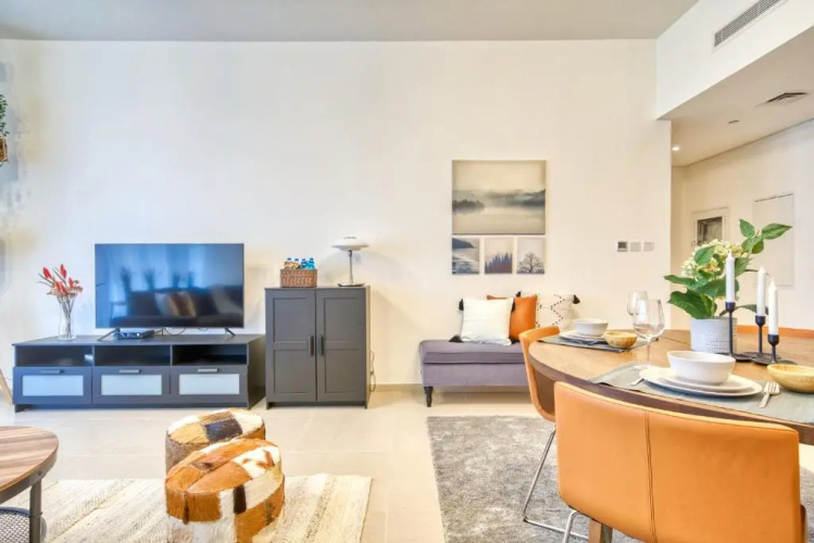 Incredible Views From This Classy Apt With Terrace
