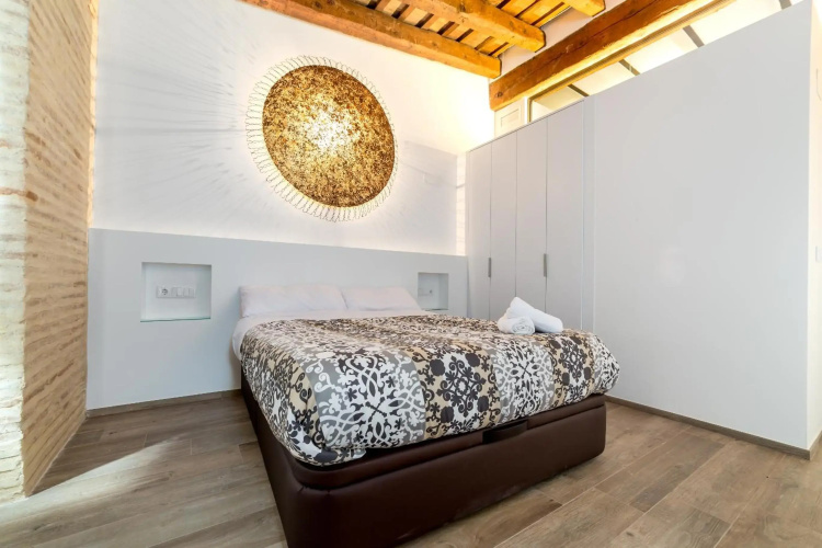 CENTER-Luxurious 1BR, 1BA-Terrace, WI-FI, A/C