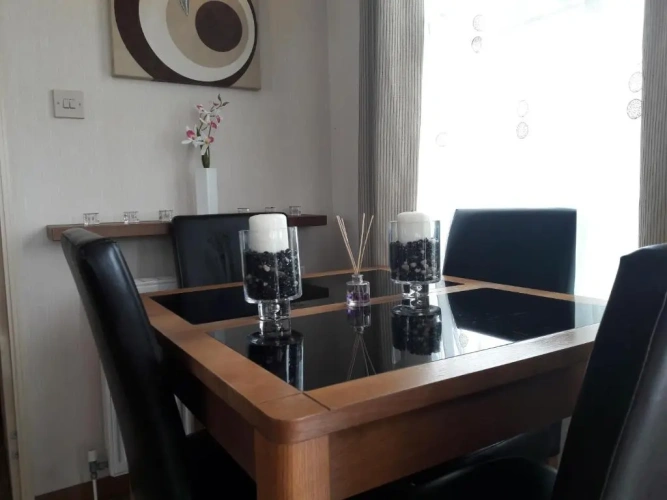 2 Bedrooms Chalet