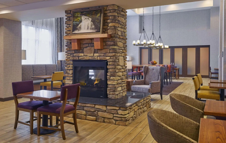 Hampton Inn & Suites Roseburg