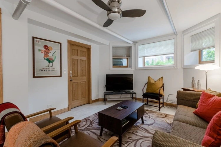 2 Bedrooms Apartment