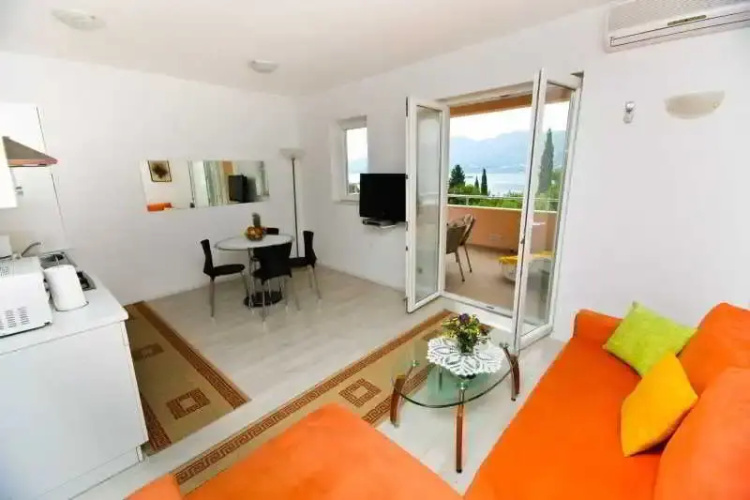 Villa Ana Apartments