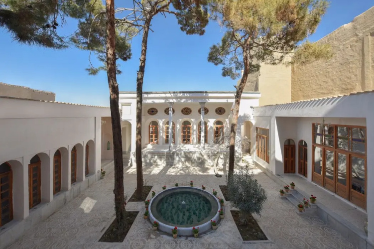 Yakhchal House