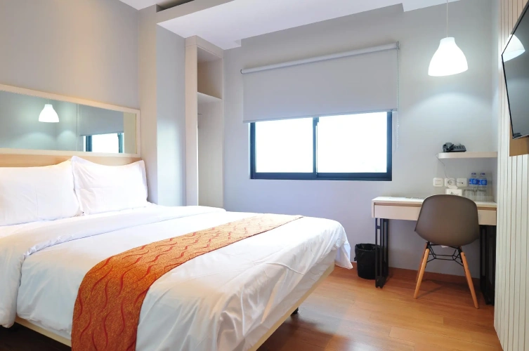 Deluxe Double Suite with city view