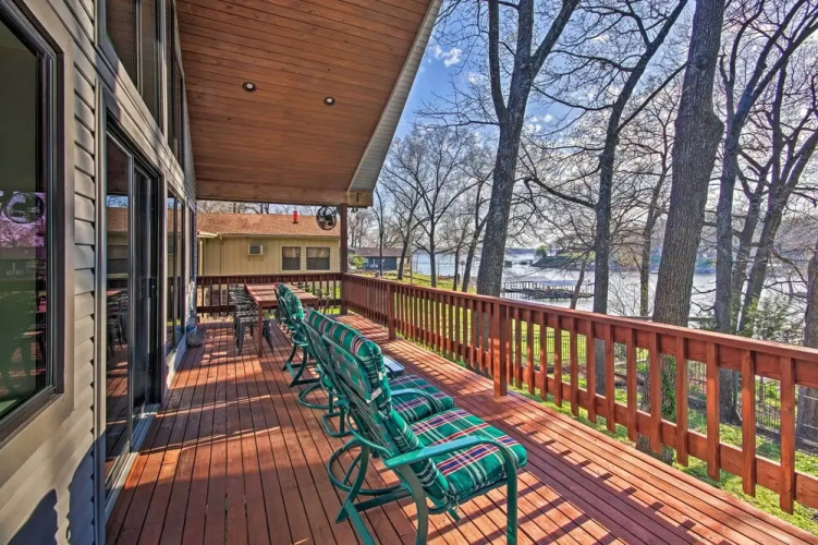 Fire Pit & Boat Slip: Waterfront Grove Getaway