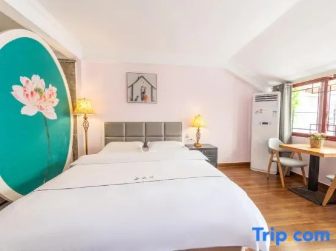 Standard Double room with balcony and with street view