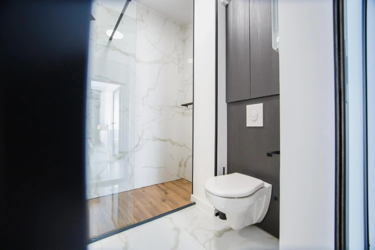 Monochrome Style Central Apartment