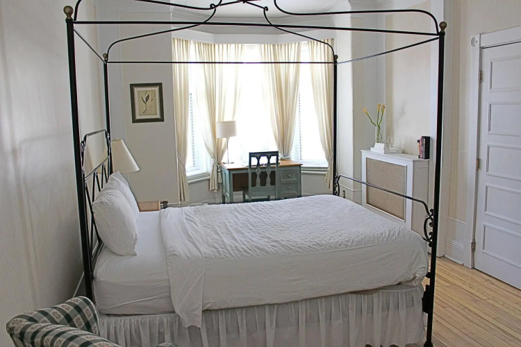 Hotel Charles-Alexandre - Par Aneyro