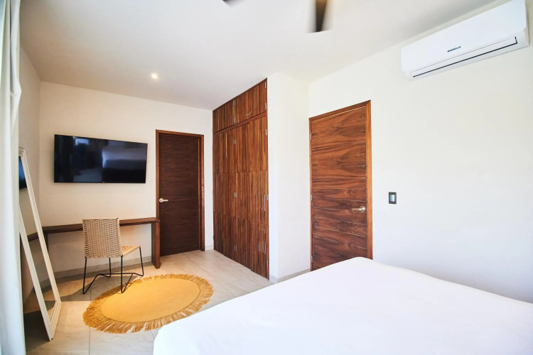 1 bedroom Penthouse with Private Rooftop & Plunge Pool in La Veleta