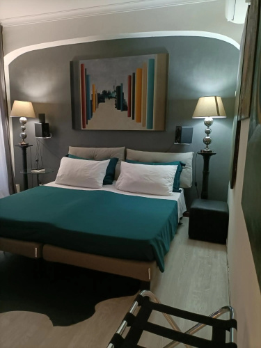 Spanish Steps bedroom