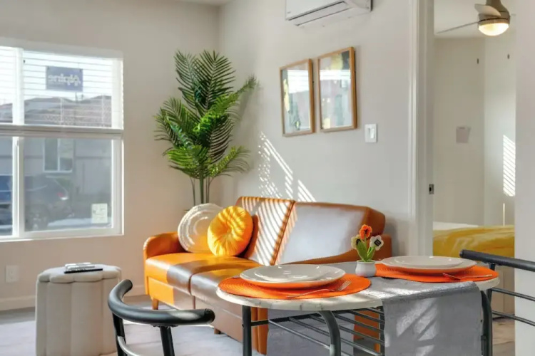 Great for Digital Nomads! Convenient Manteca Apt