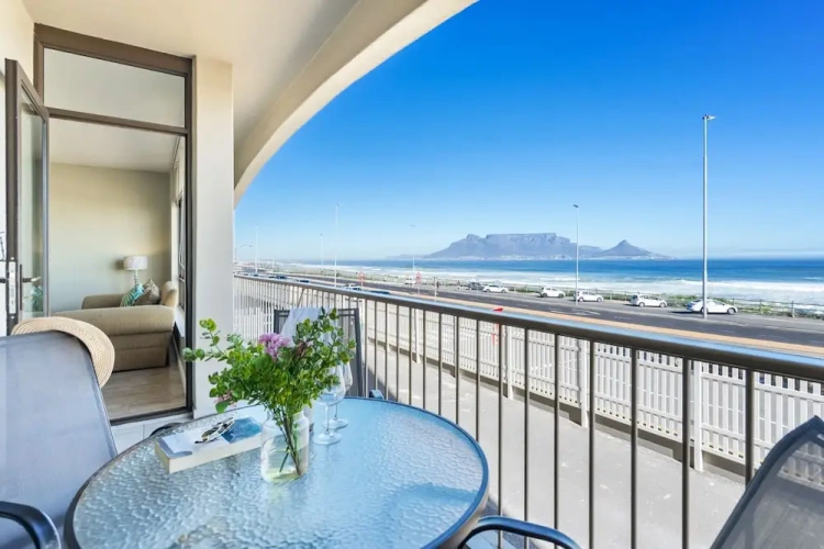 2 Bedrooms Apartment with balcony