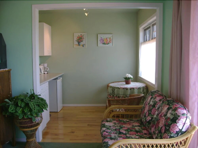 Straitview Ridge Bed & Breakfast