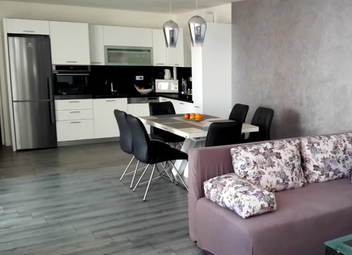 Apartment with sea view