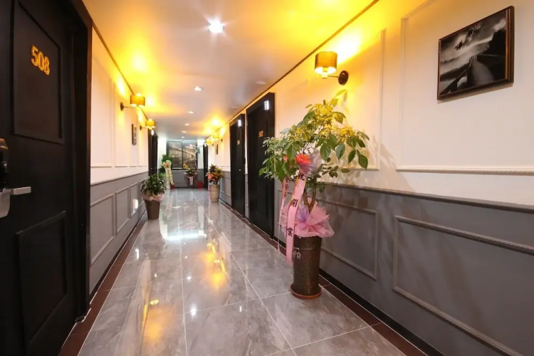 Changwon Luxury