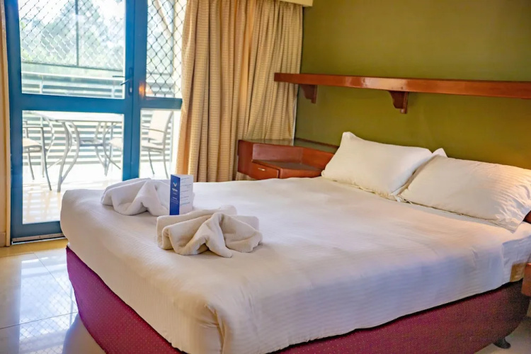 Highlander Hotel & Apartments