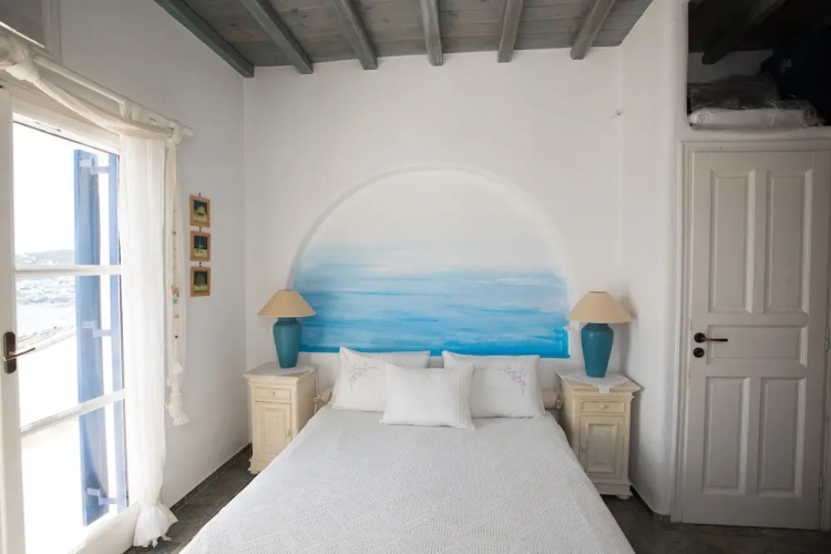 Anemoessa House