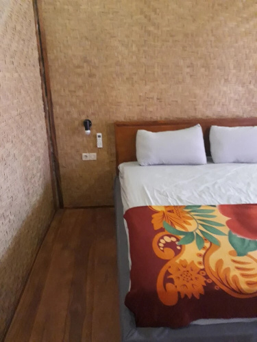 Menjangan Hostel