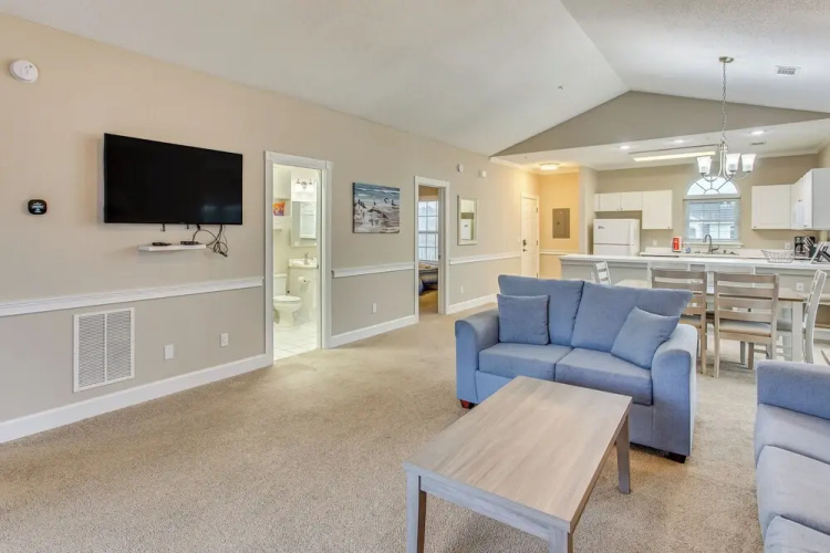 2 Mi to Ocean: Myrtle Beach Condo w/ Balcony