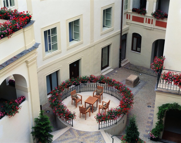 Iron Gate Hotel and Suites photo 20