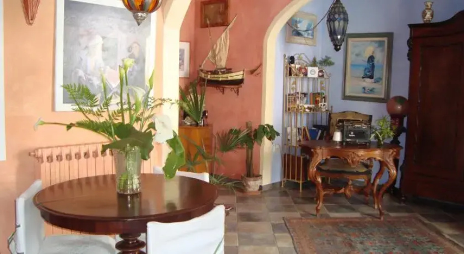 Bb La Petite Maison
