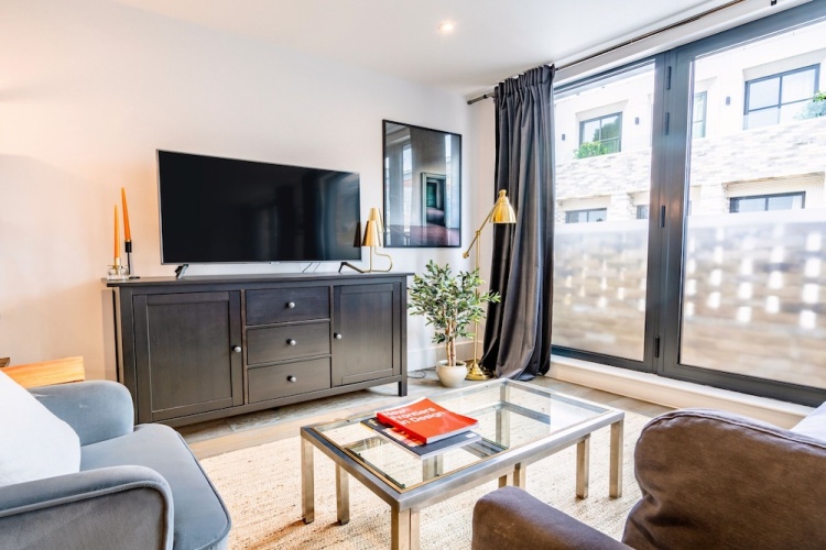 2 Bedrooms Deluxe Apartment