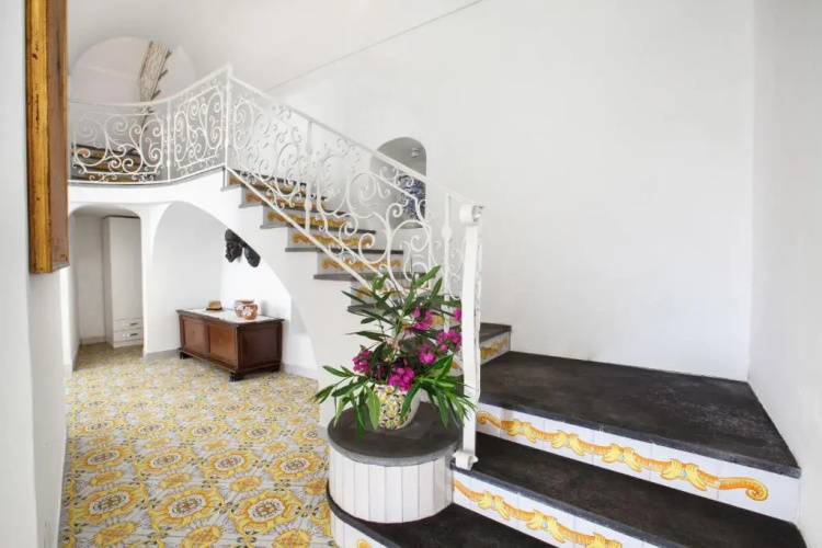 Estate4home - Villa Field