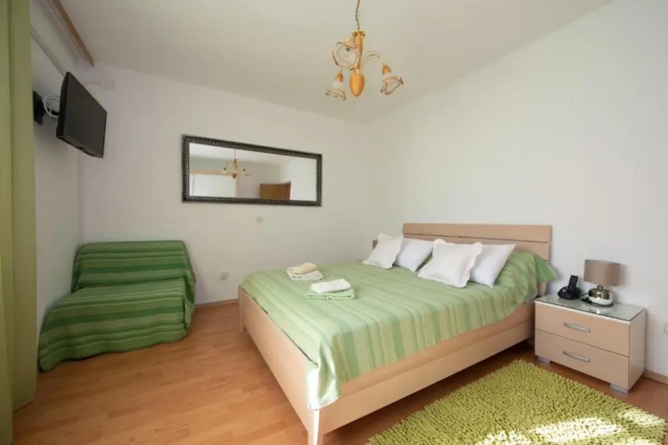 2 Bedrooms Apartment