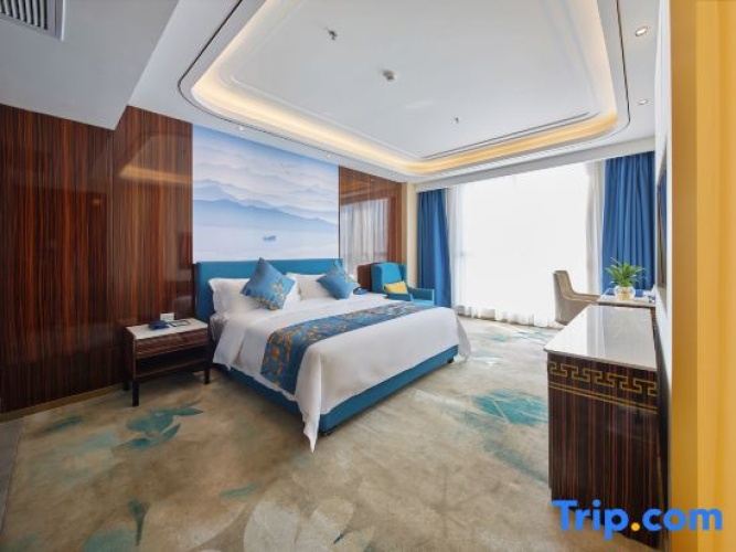 1 Bedroom Business Suite