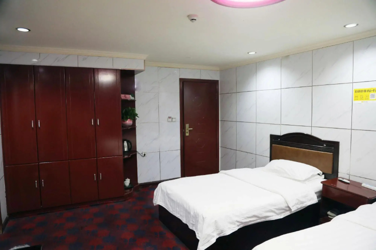 Bachu Kaiyuan Hotel
