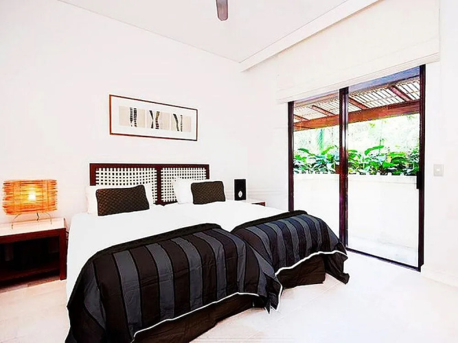 Temple 121 Palm Cove With Courtyard
