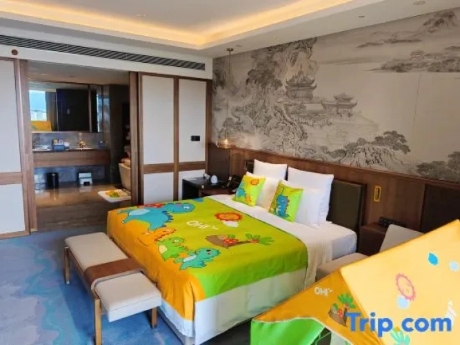 2 Bedrooms Quadruple Family Suite with city view