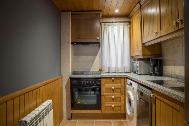 3 Bedrooms Apartment