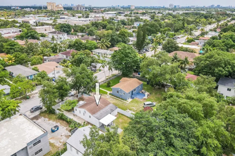Upper Design District 3BD Home w/Jacuzzi and Backyard