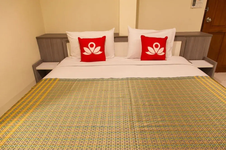 ZEN Rooms Samsen 3