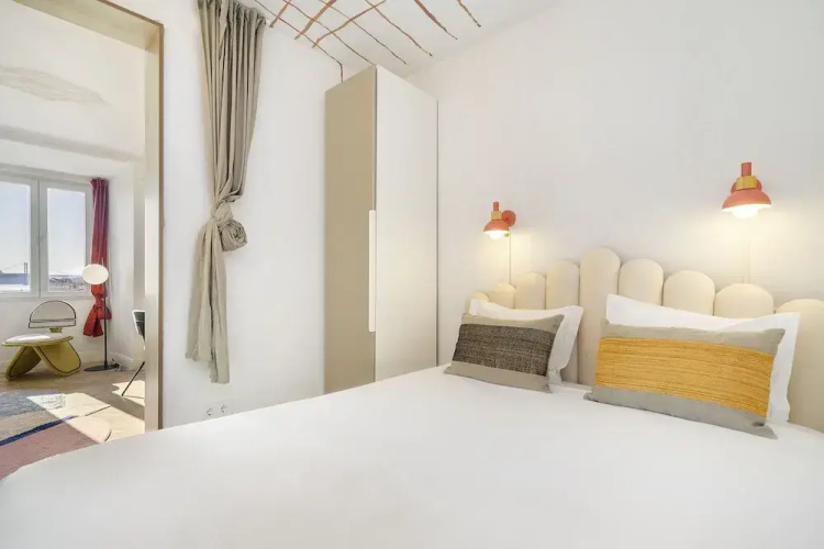Historic Centre Modern Masterpiece W River Views