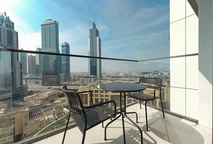 Stayis- 1 BR Spacious & Luxury Apartment