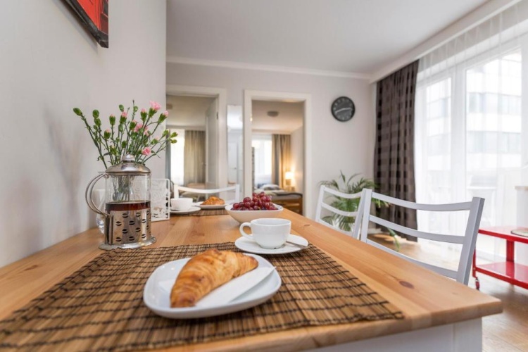 2 Bedrooms Apartment