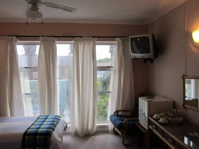 Two Owls Guest House