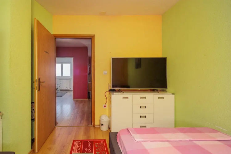 Colourful Seaview Apartment