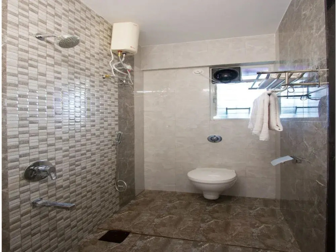 OYO 9052 Leisurely Abode