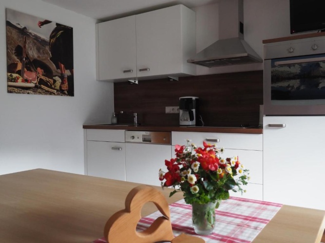 3 Bedrooms Apartment