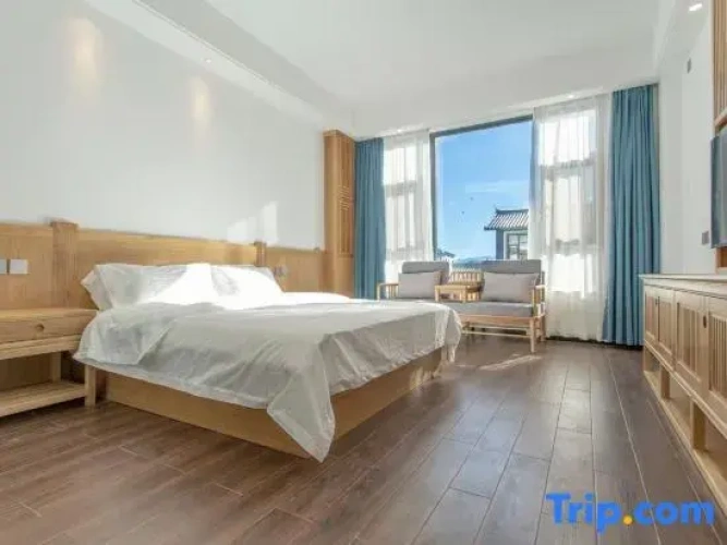 Family Suite with courtyard view