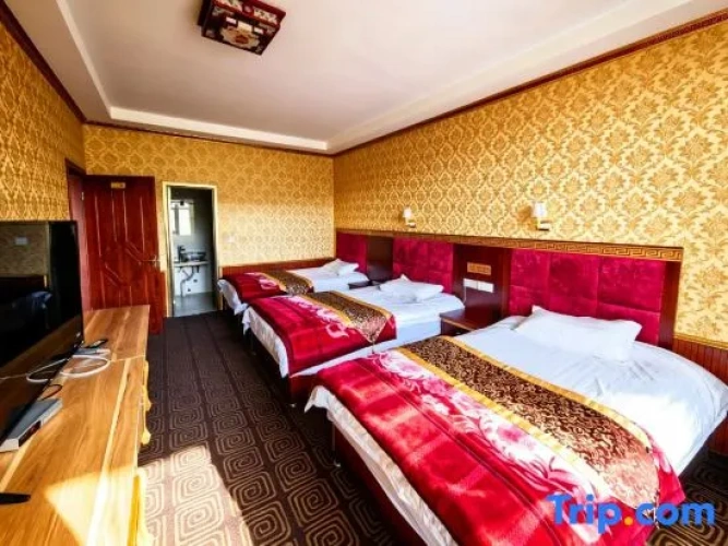 Standard Triple room with view